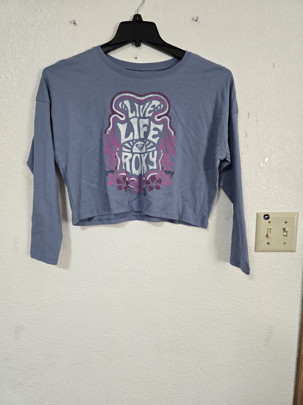 Roxy Dusty Blue Cropped Long-Sleeve Tee with Pink Graphic